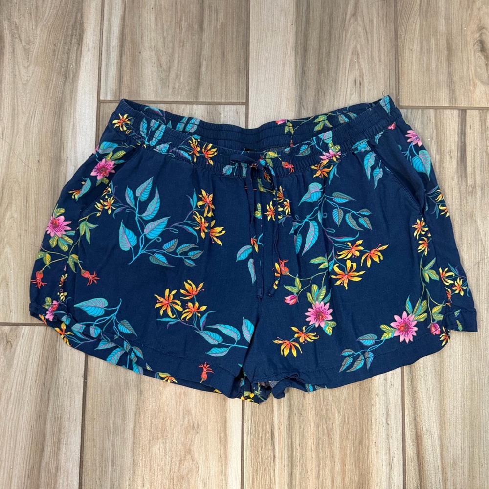 a.n.a Navy Floral High Waist Women's Shorts
